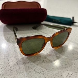 Gucci Sunglasses perfect condition! Case and dust bag included